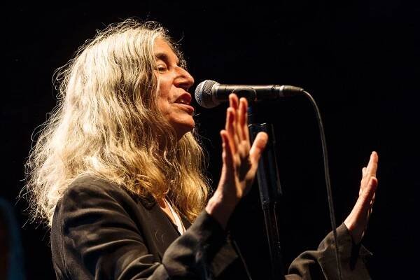 Napotřetí už to vyjde. Blíží se pražský koncert písničkářky Patti Smith