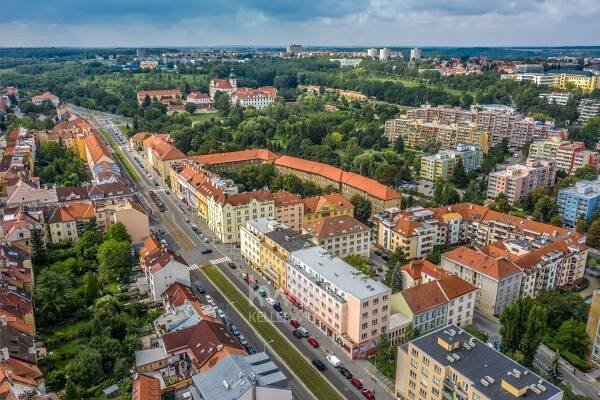 REZERVACE - Stylově zrekonstruovaný byt u parku Markéta - Prodej byty 2+1, 72 m2 - Praha - Břevnov, OV - Keller Williams