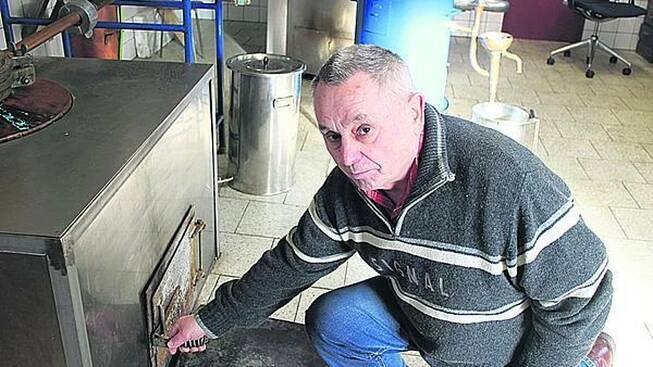 Král pálenic Bohumil Žákovský: VYPÁLIL UŽ 3 MILIONY LITRŮ!