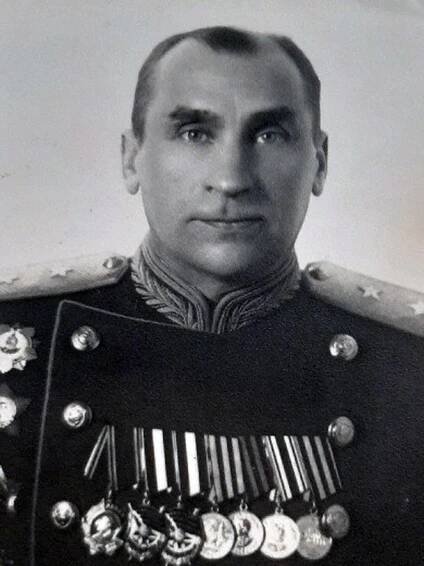 Dagajev, Nikolaj Pavlovič : D