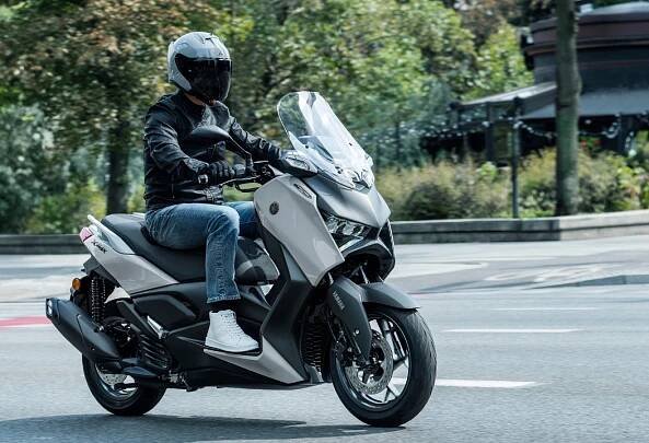 Yamaha XMAX 125 Tech Max 2025 Ceramic Grey (21)