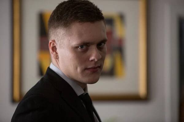 V pasti - Epizoda 5 (S02E05) (2018) | Tvůrci | ČSFD.cz