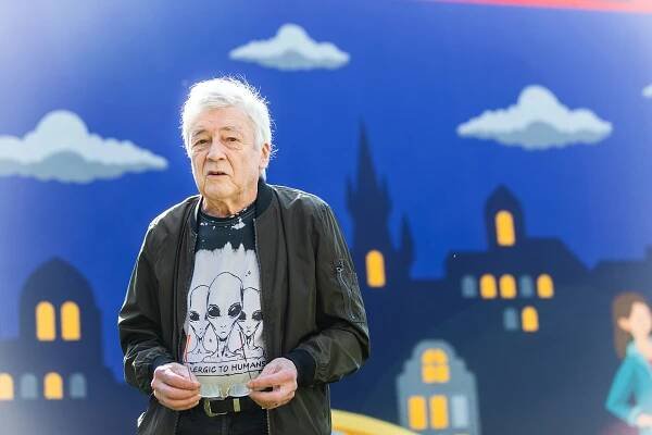 Zemřel Pavel Chrastina, bývalý baskytarista a textař Olympicu