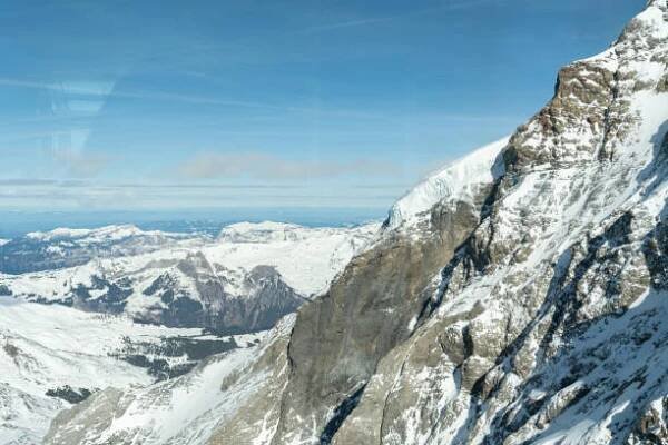 fantastické zasněžené horské panorama na eigergletscher ve švýcarsku - jungfraujoch - stock snímky, obrázky a fotky