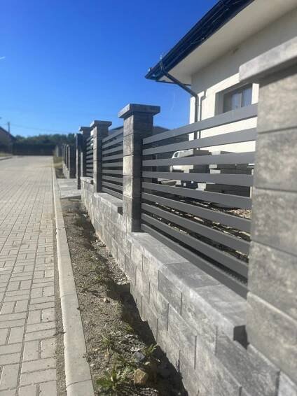 Hliníkové ploty, brány a branky – mojeStínění
