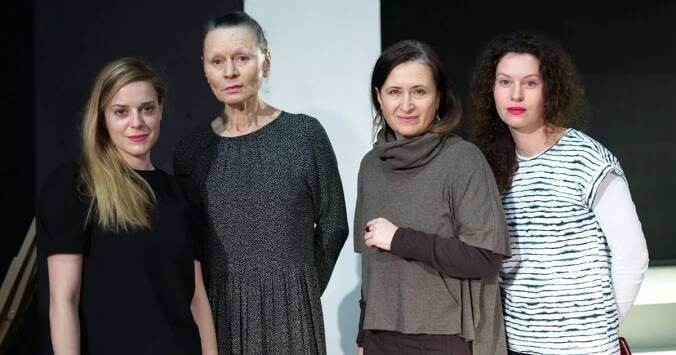 Divadelní hit nejen pro matky i dcery ve Vršovickém divadle Mana: Máma říkala, že bych neměla