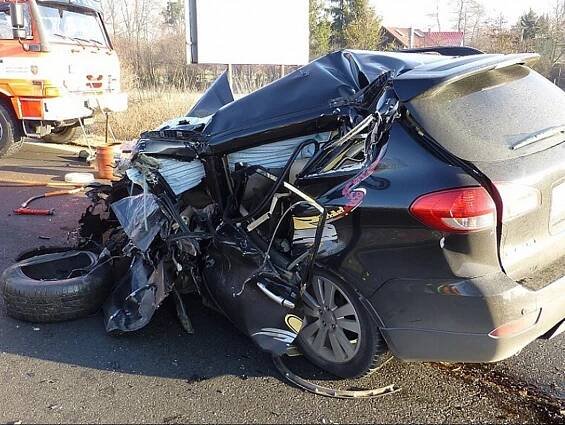 Značka upozorňuje na havárie, další nehody ale přibývají
