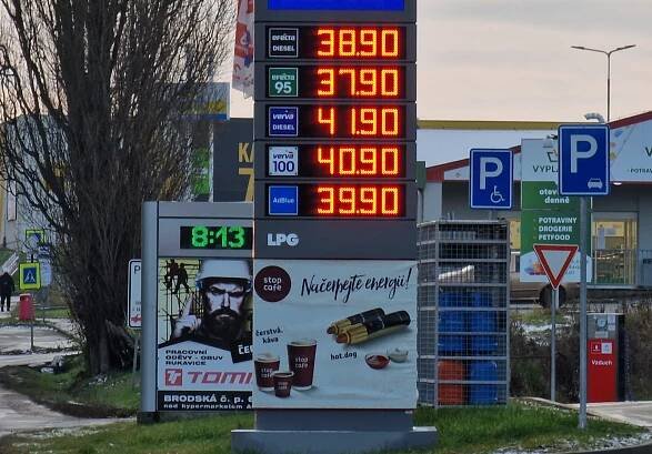 Paliva ve Středočeském kraji od minulého týdne opět zlevnila, nafta o korunu (www.pribram.cz)