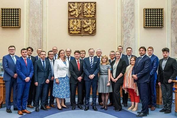 Zástupci ČAK a dalších profesních komor jednali s premiérem a ministry