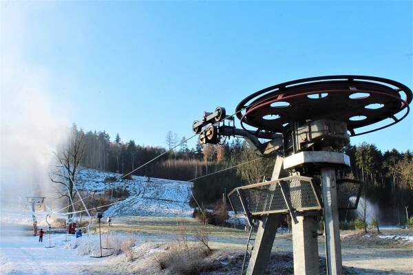 FOTO: Skiareál v Nové Pace chystá sezonu. V pondělí tady začnou zasněžovat