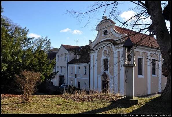 Ostředek – zámek (tvrz) – fotografie / hrady-zriceniny.cz