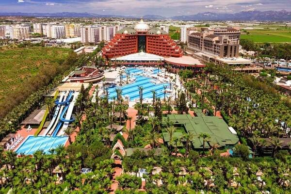 Delphin Palace, last minute