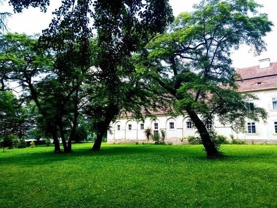 Zámek Luhov - Líšťany, Západní Čechy | Regiontourist.cz
