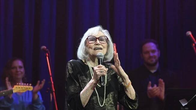 Marta Kubišová před vyprodanou Lucernou odzpívala svůj poslední koncert.