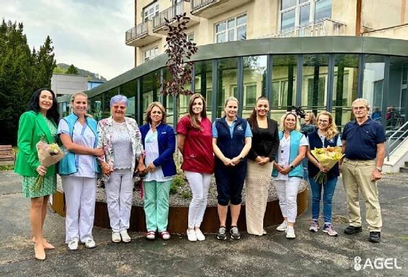 V areáli handlovskej nemocnice vznikla vďaka dobrovoľníkom nová oddychová zóna - NADÁCIA AGEL