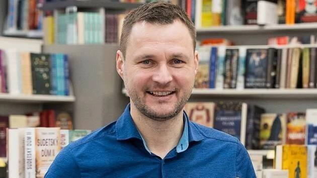 Zajímavý tandem v kulturním centru Týnec. Na besedu dorazí fotograf a spisovatel