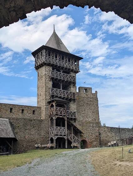 Fotogalerie • Hrad Helfštýn (Hrad) • Mapy.com