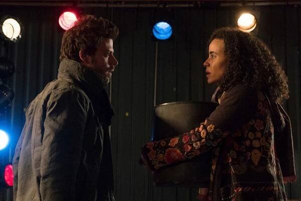 François Arnaud, Parisa Fitz-Henley - Midnight, Texas - Riders on the Storm - Z filmu