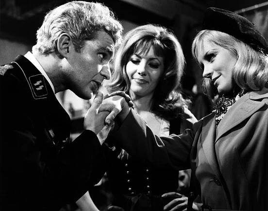 Kam orli nelétají - Z filmu - Ingrid Pitt, Mary Ure
