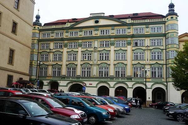 Část Šternberského paláce dlouho považovali za prokletou | Radiožurnál
