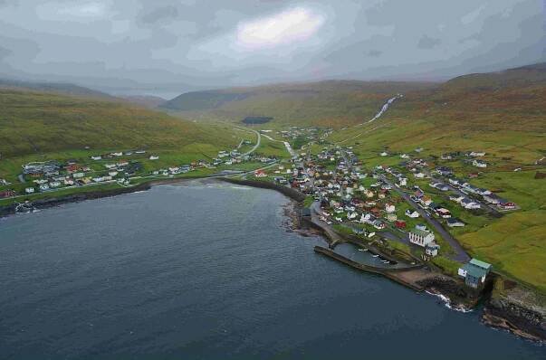 The village of Sandavágur