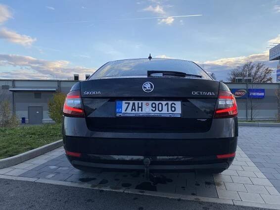 Bazar: prodej Škoda Octavia liftback 3 2.0 TDI 110 kW DSG L&K DPH automat, ojeté, nafta, rok 2018, barva černá metalíza