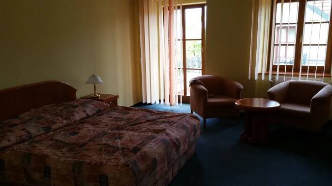 HOTEL U KRALOVNY ELISKY - Prices & Reviews (Hradec Kralove, Czech Republic)