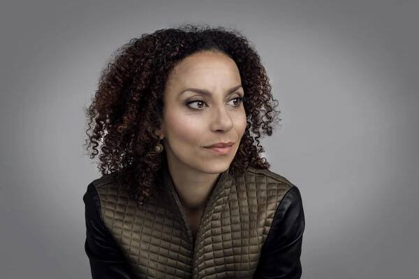 HEADSHOTS – LAURA ALLEN MÜLLER