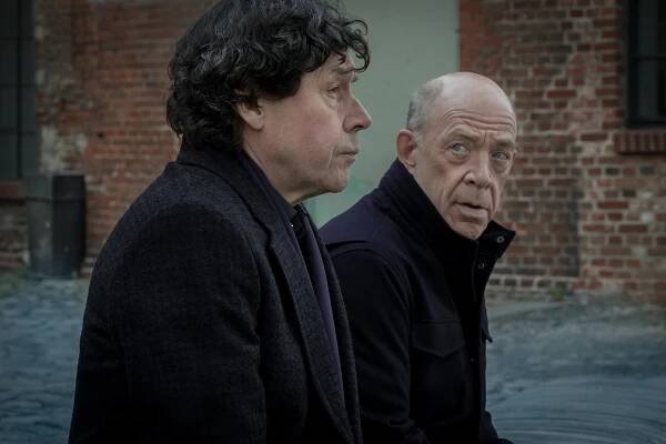 Dva světy - Shaking the Tree - Z filmu - Stephen Rea, J.K. Simmons
