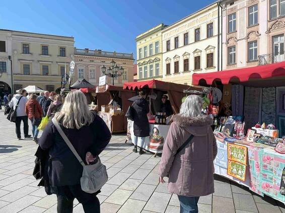 VIDEO: Nový Jičín se chystá na Velikonoce, trhy přinesly jaro a zábavu