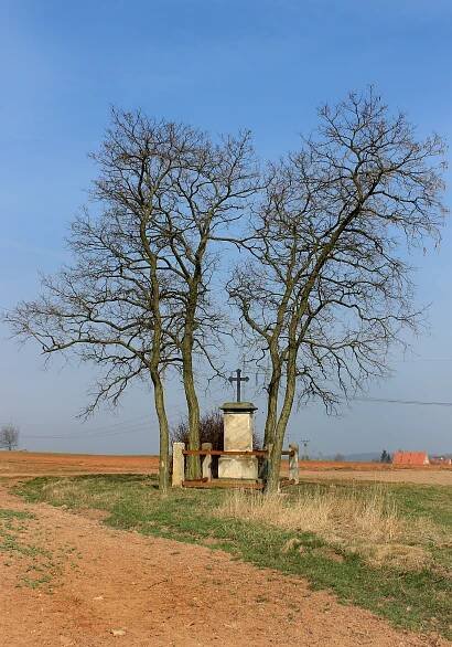 Soubor:Děkov, Nová Ves, wayside cross.jpg
