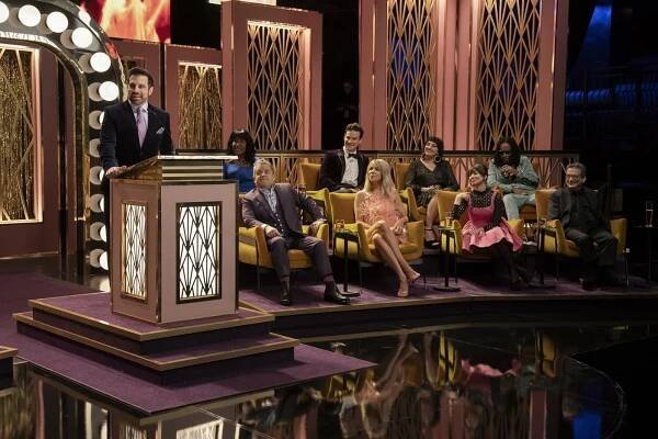 Mario Cantone, Naomi Ekperigin, Patton Oswalt, Luke Cook, Kaitlin Olson, Natasha Leggero - Stále v kurzu - Grilování Debory Vanceové - Z filmu