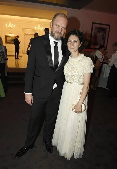 Díky štíhlé postavě si mohla dovolit tenhle romantický model: Martha Issová žertovala o tom, jak je hubená