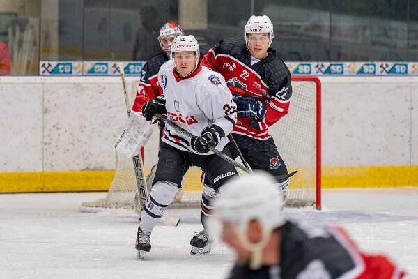 Hokej, 2. liga: Piráti Chomutov - SHC Klatovy 6:2 (2:1, 1:1, 3:0).