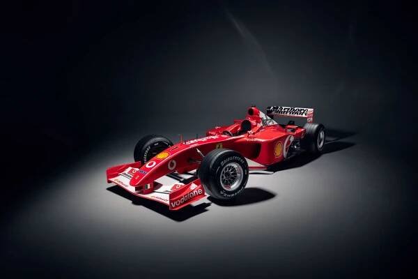 Legendární Schumacherova Formule 1 je na prodej. Ferrari F2001 vyhrávalo i v době, kdy už mělo být dávno v důchodu