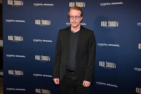 FOTO: Viktor Zavadil na premiéře Krále Šumavy: Agent chodec. – stránka 1
