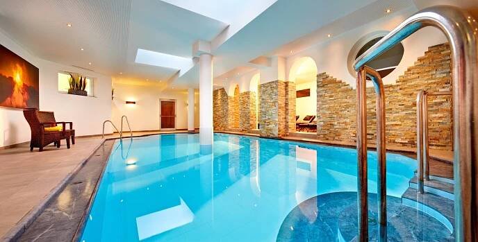 Dovolená snů blízko Zellského jezera: Hotel Tauernhof Kaprun **** s polopenzí a wellness + slevy na atrakce