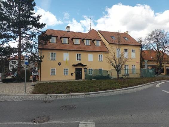 Fotografie - Průhonice - obecní úřad - 18.04.2022