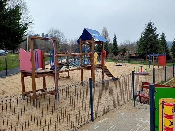 Fotografie - Dětské hřiště - 16.04.2022