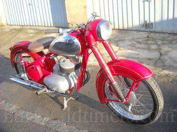 (1952) Jawa 350/18 Pérák | Galerie | Veteráni i veterán - Oldtimers - Historická vozidla