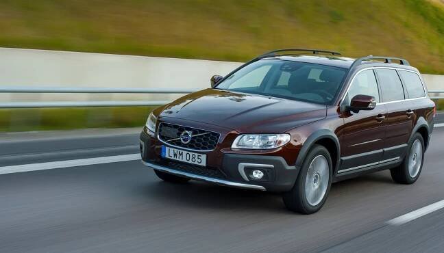 Volvo XC70: Podrobné specifikace vozidel & Interaktivní nástroj pro srovnání