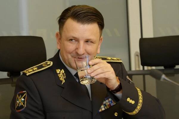 Post šéfa policie chtějí dva kandidáti. O nástupci Tuhého rozhodne pět lidí
