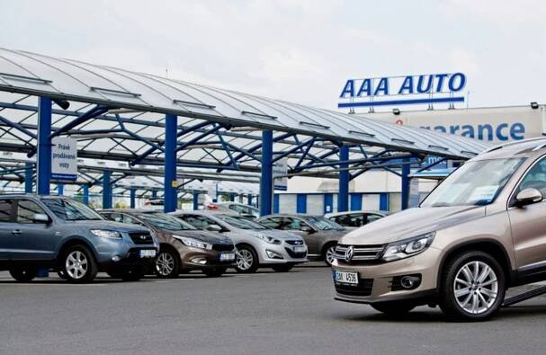 Češi se naučili nakupovat ojetá auta on-line, ve třetí vlně pandemie se prodalo v AAA AUTO 7 500 aut