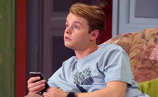 Ohnivý kuře - Loutkové divadlo (S05E03) (2018)