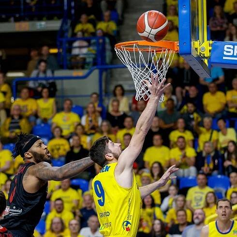 Opava opět šokovala Nymburk, před plnou halou urvala druhou výhru