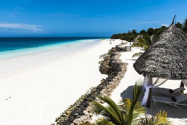 Zanzibar, křišťálové moře a bílé pláže