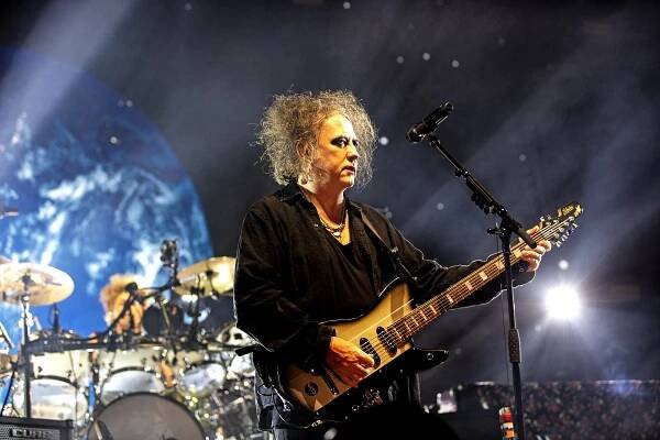 Fotky z koncertu: The Cure převlékli Prahu do černé