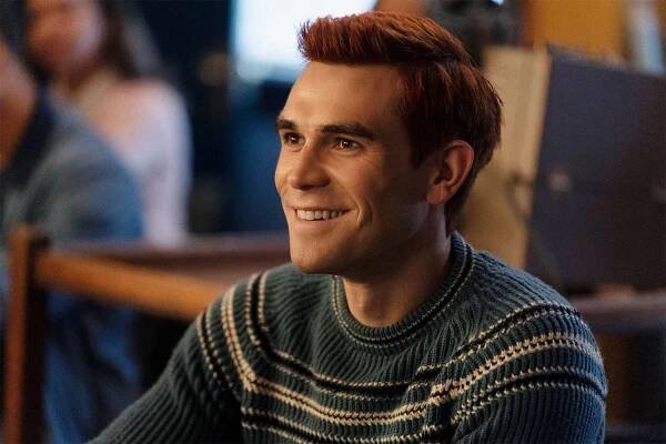Riverdale -- “Chapter One Hundred Eighteen: Don't Worry Darling” -- Image Number: RVD701a_0739r -- Pictured: KJ Apa as Archie Andrews -- Photo: Michael Courtney/The CW -- © 2023 The CW Network, LLC. All Rights Reserved.