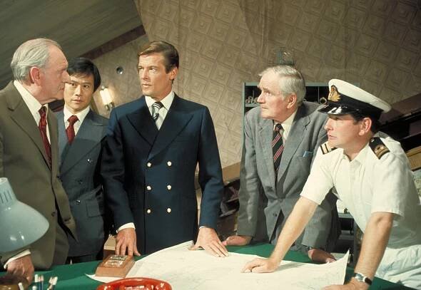 Desmond Llewelyn