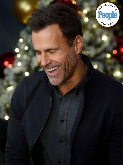 Christmas Con portrait gallery - Cameron Mathison